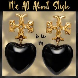 🆕 Authentic Tory Burch Roxanne Gold Tone And Resin Heart Drop Earrings In Black